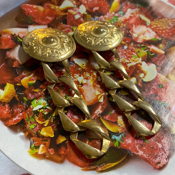 Vintage Jewelry - Statement Gold Tone Clip Earrings.